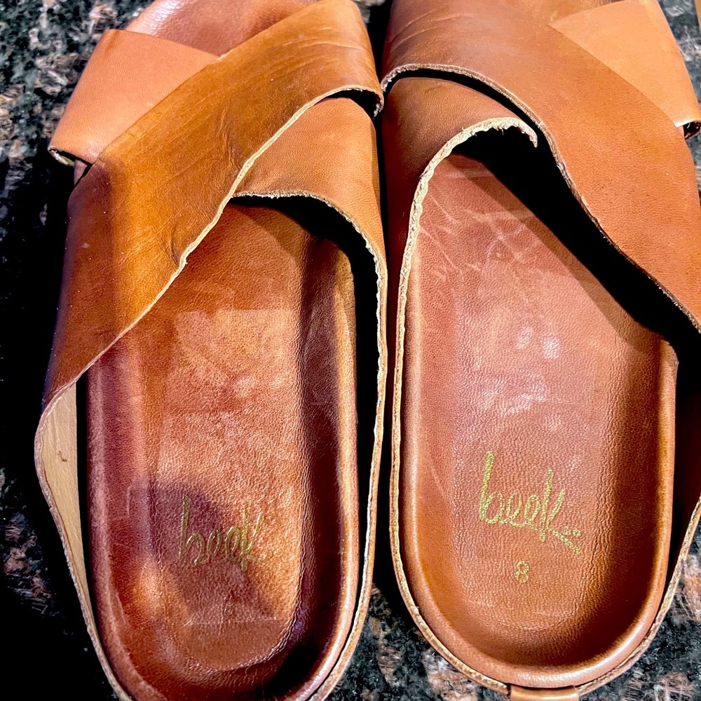 BEEK Robin Sandal- NWOT Size 8